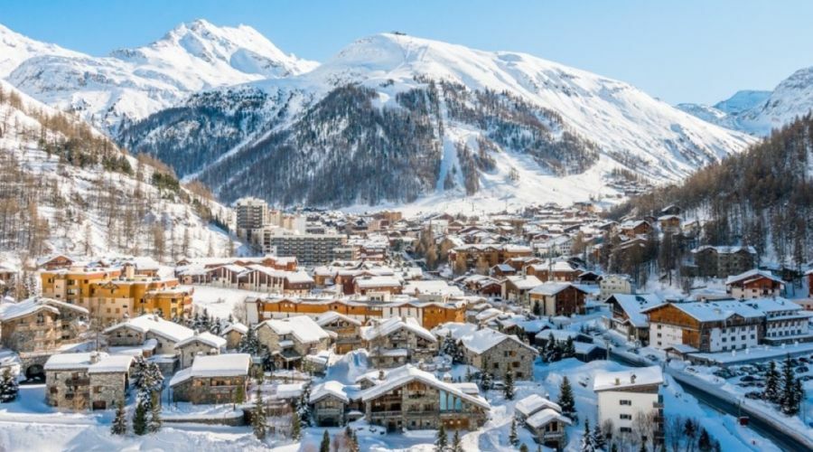 Hélicoptère à Val Thorens : Vol inoubliable en montagne